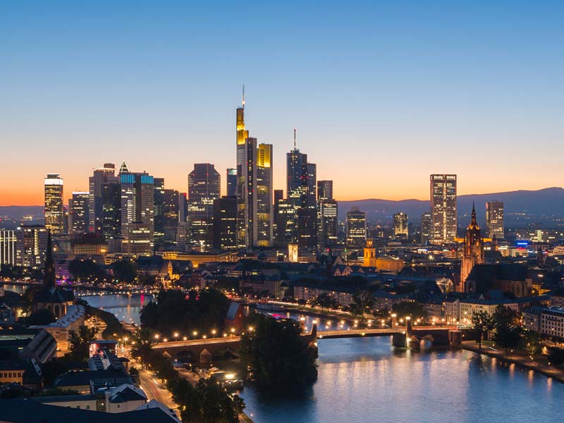 Arbeitsbühnen in Frankfurt mieten