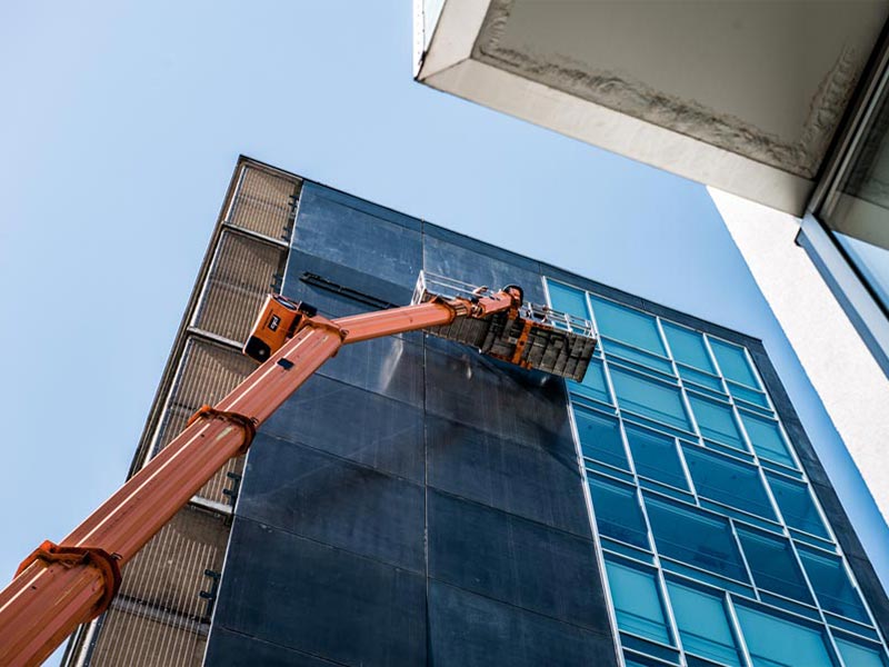 Frühjahrsputz mit Arbeitsbühnen