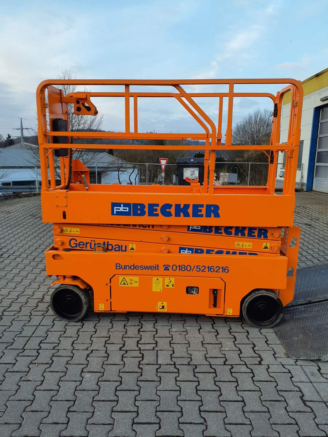 JCB S2032E (02304) – Bild 3