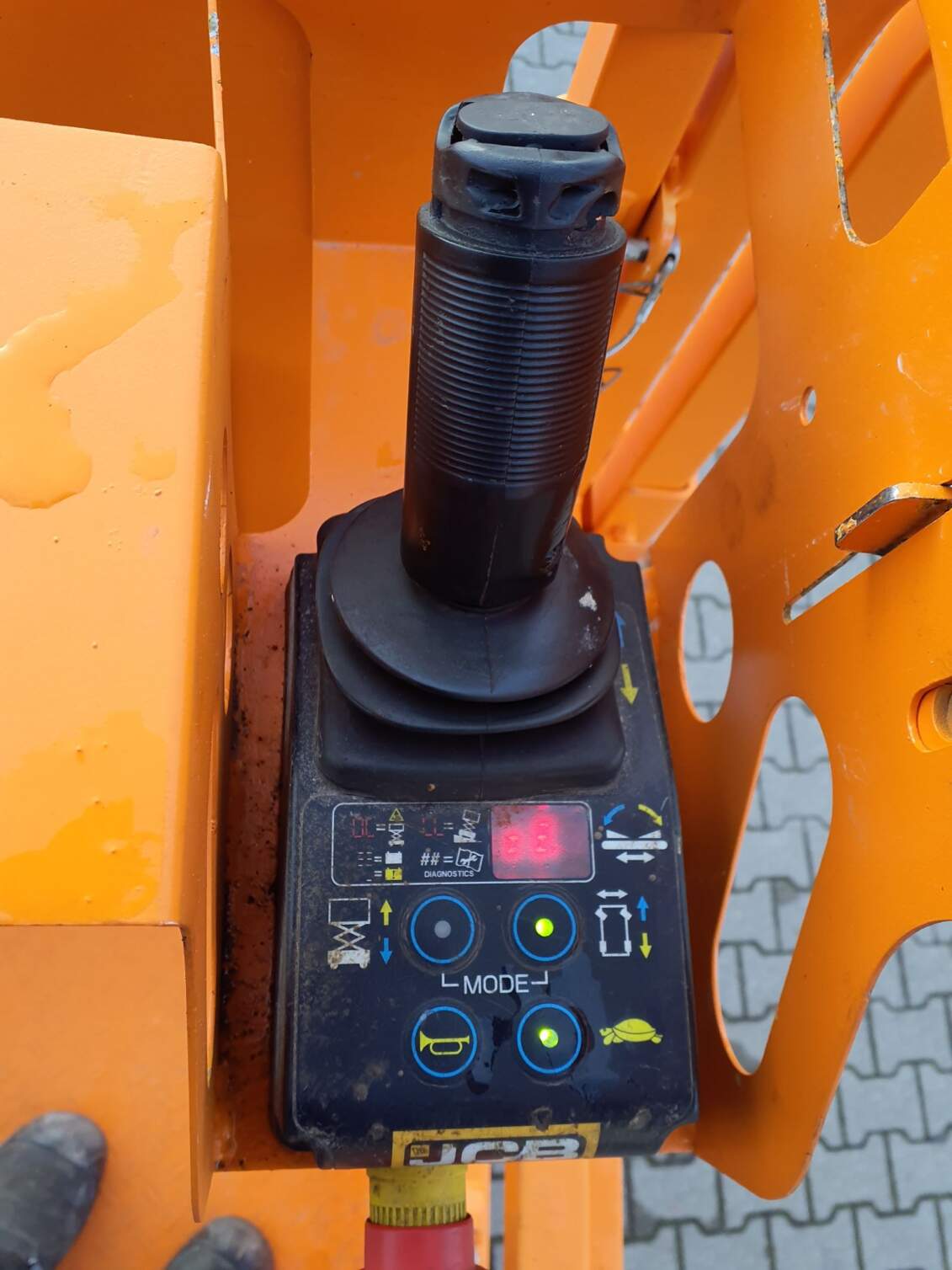 JCB S2032E (02304) – Bild 4