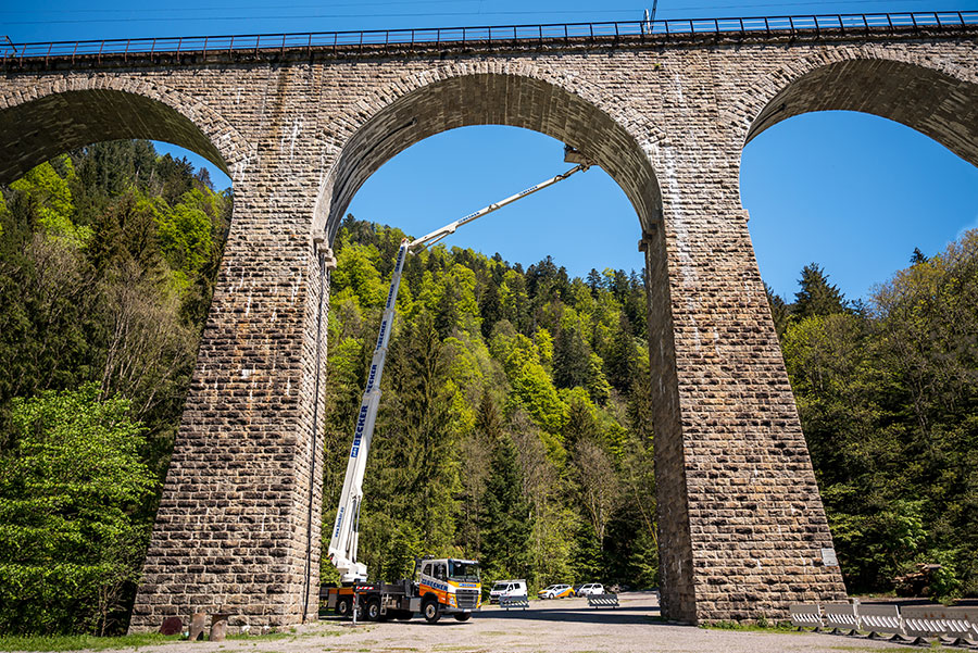 Bediener für große Arbeitsbühnen gesucht